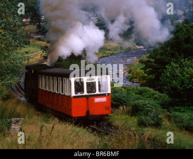 Il Galles Gwynedd ferrovia Snowdon vicino a Llanberis Foto Stock