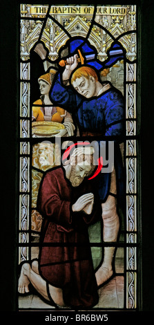 Vetrate colorate di Lavers, Barraud & Westlake, raffiguranti la decapitazione di San Giovanni Battista, Chiesa di St Morwenna, Morwenstow, Cornovaglia Foto Stock