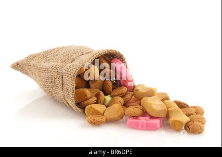 La iuta Sinterklaas borsa con pepernoten caramella tradizionale Foto Stock