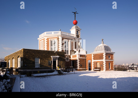 L'Osservatorio Reale, il parco di Greenwich, Londra nella neve Foto Stock