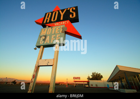 Roy's Motel-Café segno, vecchi Route 66, Amboy, CA, Stati Uniti d'America Foto Stock