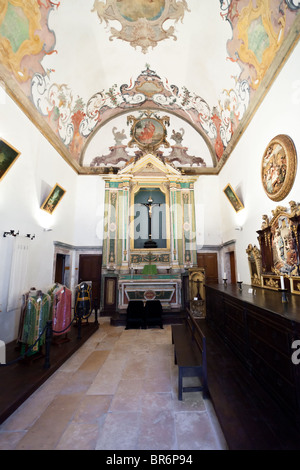 La sagrestia della chiesa della Misericordia nella città di Santarém, Portogallo. Xvi secolo architettura tardo rinascimentale. Foto Stock