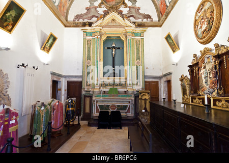 La sagrestia della chiesa della Misericordia nella città di Santarém, Portogallo. Xvi secolo architettura tardo rinascimentale. Foto Stock