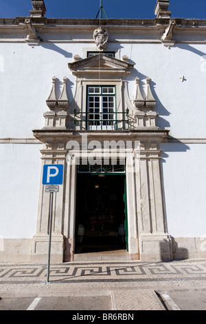 Municipio di Santarém nella ex Eugenio Silva Palace, un secolo XVII Manor-House ("solare" in portoghese). Il Portogallo. Foto Stock