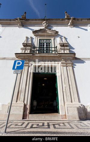 Municipio di Santarém nella ex Eugenio Silva Palace, un secolo XVII Manor-House ("solare" in portoghese). Il Portogallo. Foto Stock