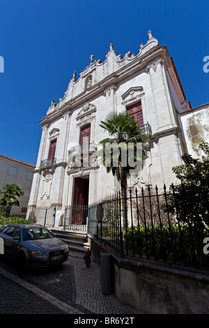 Chiesa della Misericordia nella città di Santarém, Portogallo. Xvi secolo architettura tardo rinascimentale con una facciata in stile barocco. Foto Stock