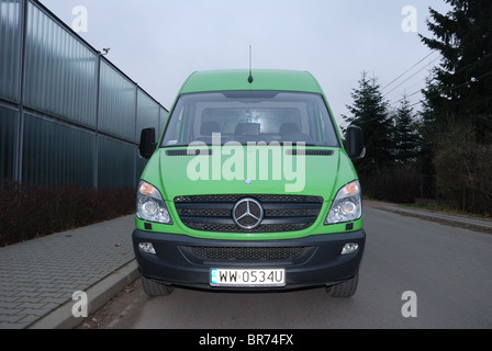 Mercedes-Benz Sprinter 260 CDI Van - verde - L3H2 - Tedesco MCV, pannello van - city, strada Foto Stock