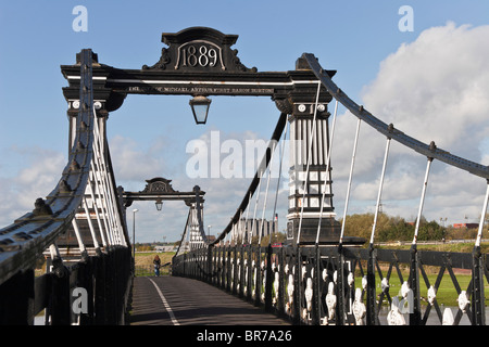 Il Traghetto Ponte sul Fiume Trent, Stapenhill, Burton upon Trent, Staffordshire, Inghilterra Foto Stock
