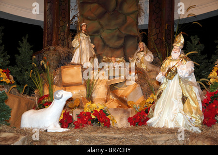 Scena della Natività (chiamato nacimiento, pesebre, portale o belen in spagnolo) in bandstand nel Parque unione , Chitre , Panama Foto Stock