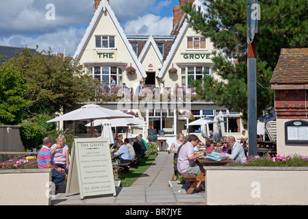 Il Grove pub di fronte al mare a Exmouth, Devon Foto Stock