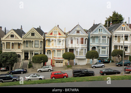 Painted Ladies in Alamo Square, San Francisco, California, Stati Uniti d'America Foto Stock