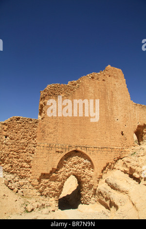 Deserto della Giudea, l acquedotto erodiano di Wadi Qelt che portava acqua da Ein Prat a Gerico Foto Stock