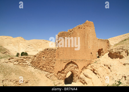 Deserto della Giudea, l acquedotto erodiano di Wadi Qelt che portava acqua da Ein Prat a Gerico Foto Stock