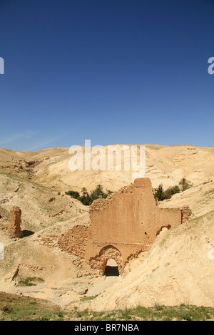 Deserto della Giudea, l acquedotto erodiano di Wadi Qelt che portava acqua da Ein Prat a Gerico Foto Stock