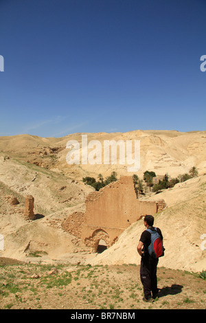 Deserto della Giudea, l acquedotto erodiano di Wadi Qelt che portava acqua da Ein Prat a Gerico Foto Stock