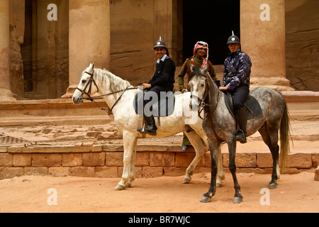 Giordano polizia turistica, Petra, Giordania Foto Stock