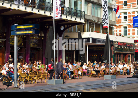 Cafe' sul marciapiede in piazza Rembrandt, Amsterdam, Olanda Foto Stock