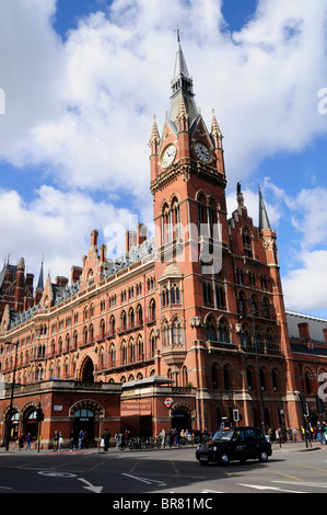 St Pancras Stazione ferroviaria Edificio, Euston Road, Londra, Inghilterra, Regno Unito Foto Stock