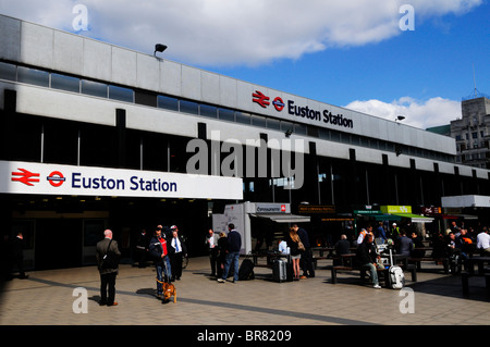 La stazione di Euston, London, England, Regno Unito Foto Stock