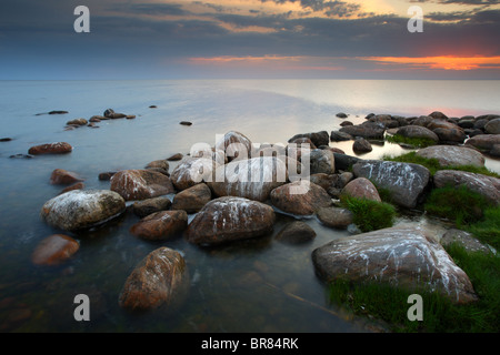 Le pietre a Mar Baltico. , Pärnumaa Estonia, Europa Foto Stock