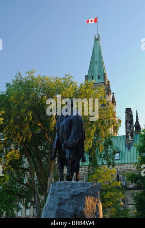 Queen Elizabeth statua sulla Collina del Parlamento, Ottawa, Ontario Canada Foto Stock