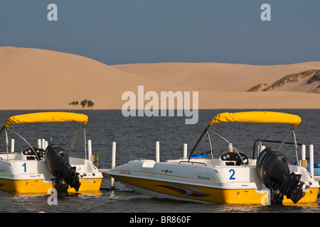L'alba sul lago Silver Michigan Michigan negli Stati Uniti d'America la penisola inferiore dei grandi Laghi nello State Park immagini immagini grandi ad alta risoluzione orizzontali ad alta risoluzione Foto Stock