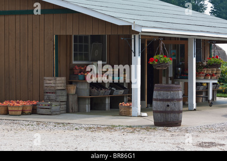 Un mercato agricolo rurale vendite all'aperto Michigan mi immagini fotografie fotografie fotografie grande alta risoluzione orizzontale negli Stati Uniti alta risoluzione Foto Stock