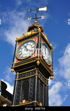 Ben poco di Clock Tower, Victoria Street, Victoria, City of Westminster, Greater London, England, Regno Unito Foto Stock