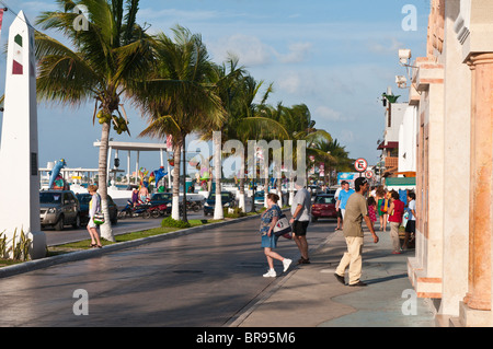Messico, Cozumel. San Miguel main street, Isla de Cozumel (Isola di Cozumel). Foto Stock