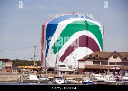 Immagine arcobaleno su Boston il serbatoio di gas è la più grande del mondo copyright opera d'arte Foto Stock