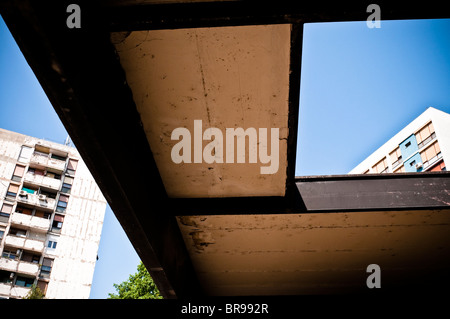 Novi Zagreb è parte moderna della città, costituito da blocchi di appartamenti e la torre i blocchi che sono stati costruiti durante l'era socialista. Foto Stock