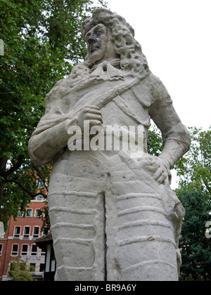 Statua di Carlo 2a da Caio Gabriel Cibber nel 1681 Soho Square Gardens London REGNO UNITO Foto Stock