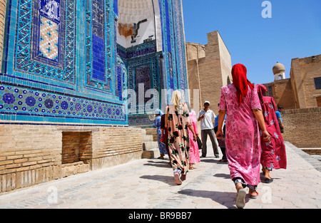 Lo Shah-i-Zindi, il viale dei mausolei, Samarcanda, Uzbekistan Foto Stock