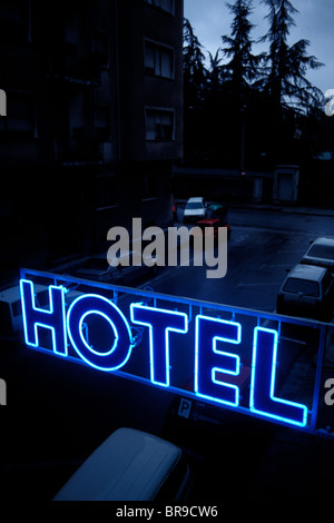 NEON BLU HOTEL SEGNO Foto Stock