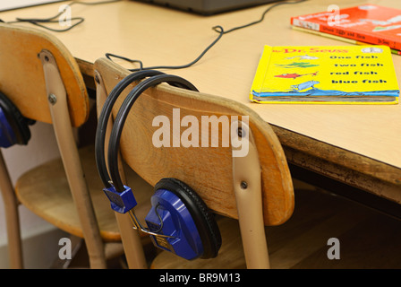 Scuola materna e di prima qualità in aula. Foto Stock