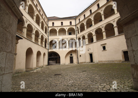 Cortile rinascimentale di Pieskowa Skala Castello. Ojcow National Park, Polonia. Foto Stock