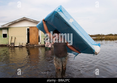 Già minacciate dal mare, l'isola de Jean Charles nella parrocchia di Terrebonne, Louisiana, viene allagata dopo l'uragano Gustav. Foto Stock