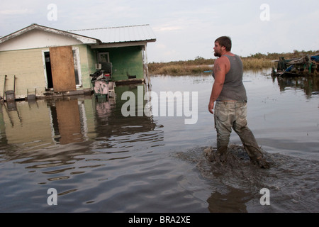 Già minacciate dal mare, l'isola de Jean Charles nella parrocchia di Terrebonne, Louisiana, viene allagata dopo l'uragano Gustav. Foto Stock