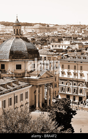 Vista su Roma skyscape da Piazza del Popolo Foto Stock