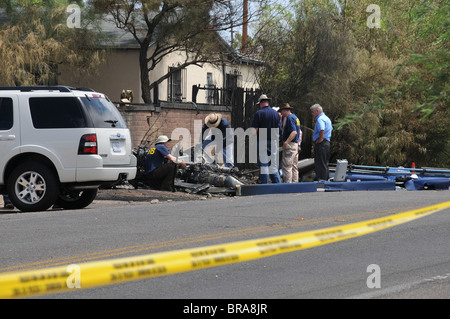 Il National Transportation Safety Board indaga il crash di un elicottero medico in Tucson, Arizona, Stati Uniti. Foto Stock