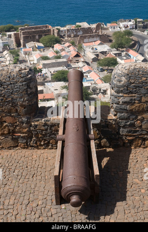 Il Cannone e loop-foro, Ciudad Velha (Cidade Velha), Santiago, Isole di Capo Verde, Africa Foto Stock