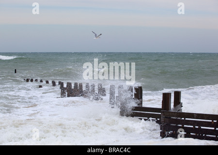 Mare tempestoso Walcott Norfolk Settembre Foto Stock