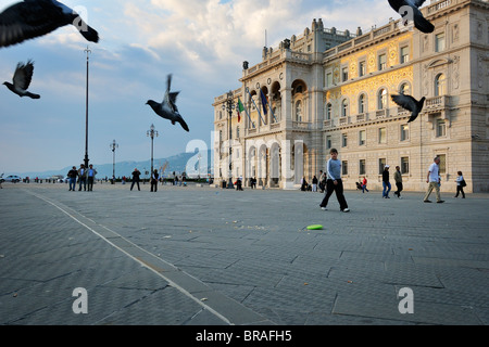 Trieste. L'Italia. Il Palazzo del Governo, Piazza Unita d'Italia. Foto Stock