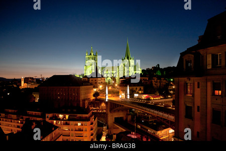 La cattedrale di Losanna, Svizzera, di notte Foto Stock