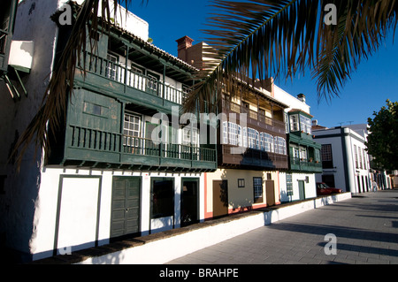Case coloniali nel centro storico della città di Santa Cruz de la Palma la Palma Isole Canarie Spagna, Europa Foto Stock