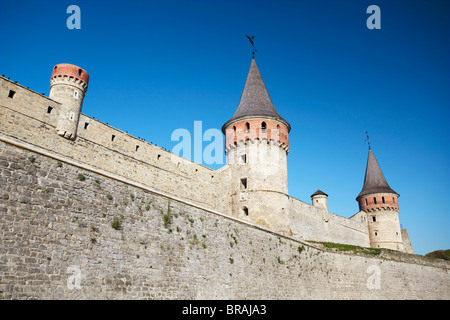 Le pareti del vecchio castello, Kamyanets-Podilsky, Podillya, Ucraina, Europa Foto Stock