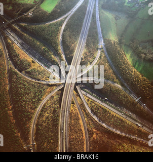 Immagine aerea di M25 e M23 incrocio autostradale, Surrey, England, Regno Unito, Europa Foto Stock