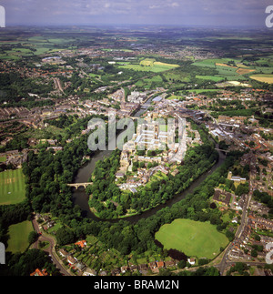 Immagine aerea della città compresa Durham Castle, un castello medievale, la Cattedrale normanna e il fiume usura, Durham, England, Regno Unito Foto Stock