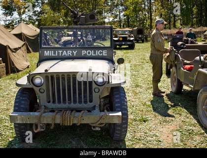 Durante la Seconda guerra mondiale era dell'esercito degli Stati Uniti di Polizia Militare Jeep Willys Foto Stock