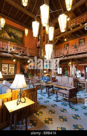 La lobby, Lake McDonald Lodge, il Parco Nazionale di Glacier, Montana. Foto Stock